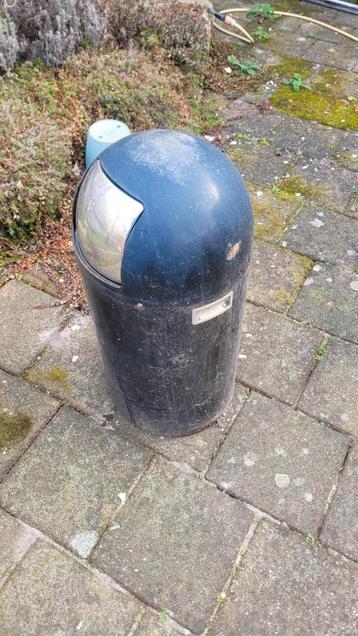 2x Gebruikte vuilnisbak met klep - Zwart/Zilver