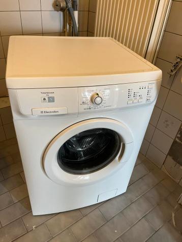 Wasmachine Electrolux - Werkt, maar stekker nodig