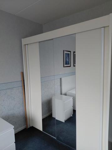 Stevige linnenkast/schuifdeurkast - 200x175 cm