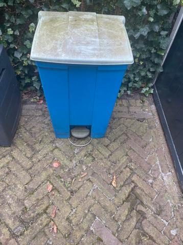 Rubbermaid pedaalemmer - Blauw met grijs deksel