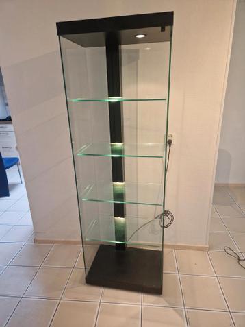 Robuuste glazen display kast met aluminium en hout