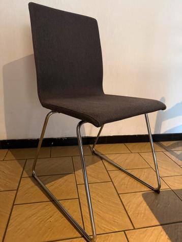 GRATIS nette met stof beklede stoel 42 x 42,5 x 87 cm izgst