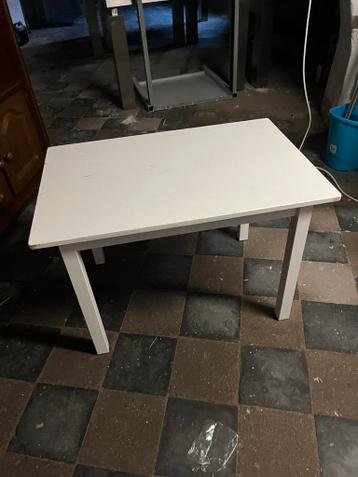 Tafels en stoelen gratis ophalen in Arnhem noord