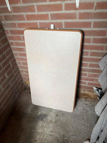 Compacte opklapbare tafel - ideaal voor kleine ruimtes