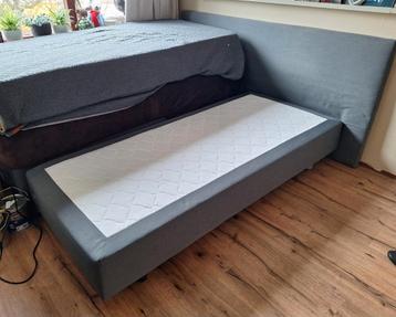 GRATIS Bedbodem 180x200 cm met hoofdbord(zonder matras)