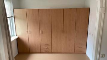 2 stuks kledingkasten 150br x 196hg x 58diep gebruikt