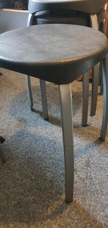Set van 3 stapelbare krukjes