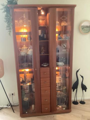 Brocante vitrinekast GRATIS GRATIS GRATIS