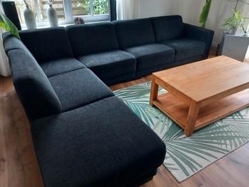 Gratis, grote zwarte  hoekbank