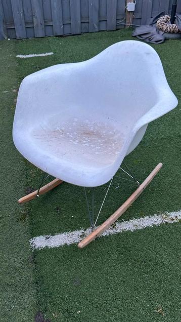 Gratis ophalen.  Zelf schoonmaken schommelstoel babykamer