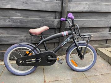 2 Cycle 16 inch jongensfiets met wat werk