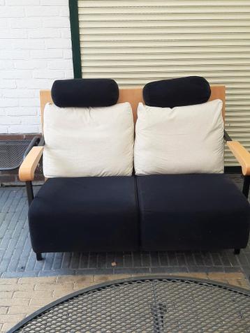 Heerlijk zittend bankje met fluwelen zitkussen