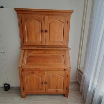 Gratis Eikenhouten secretaire met opbouw en klep