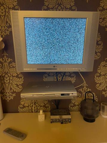 Gratis af te halen LG TV  + beugel