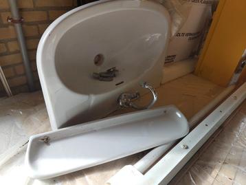 Wastafel + planchet vintage