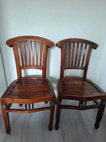2 Teakhouten stoelen gratis af te halen