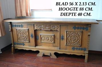 DRESSOIR VINTAGE, MASSIEF, GRATIS AF TE HALEN ZUNDERT