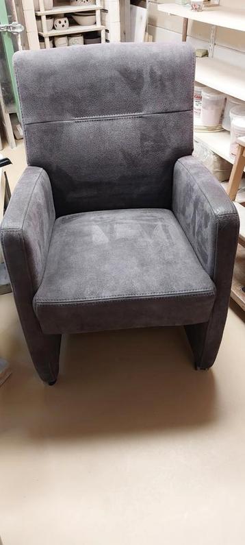 Graris ophalen - Kleine fauteuil op wielen