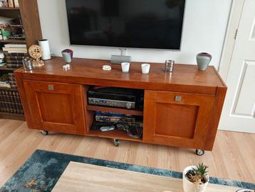 Gratis TV meubel - 176x51x61 cm (lxbxh)