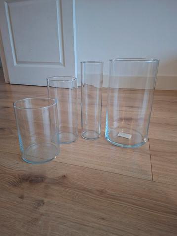 Set van 4 glazen vazen/windlichten, diverse maten