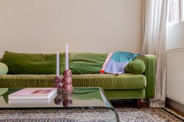 Groene Velvet Bank - model Scott van Made