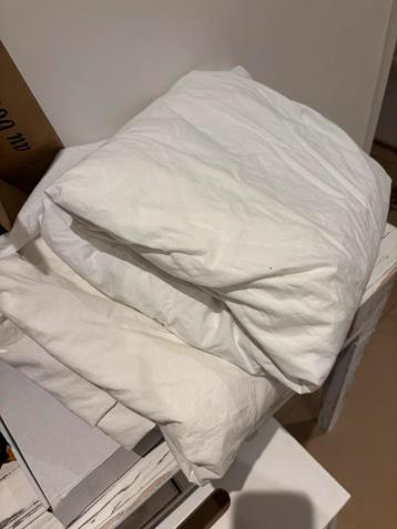 2 hoeslakens 160x200 off white GRATIS