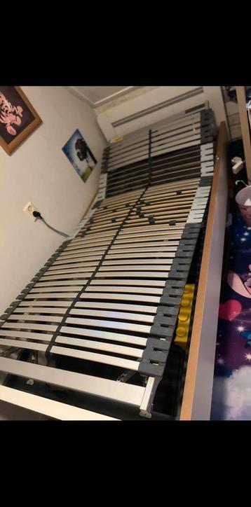 1 persoon bed gratis wit zeer stevig met verstelbare bodem