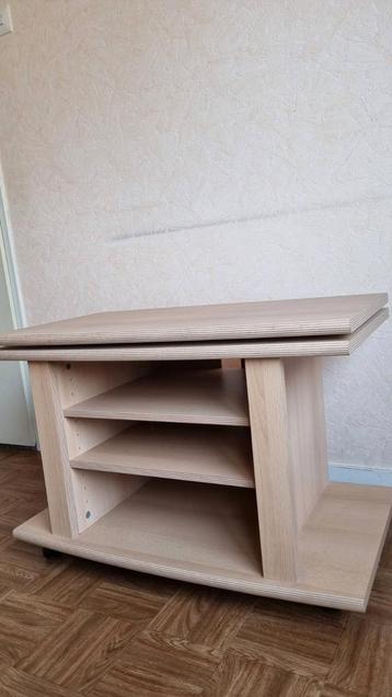 Gratis TV kastje in perfecte staat.