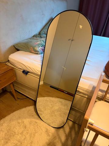 Ovalen spiegel gratis