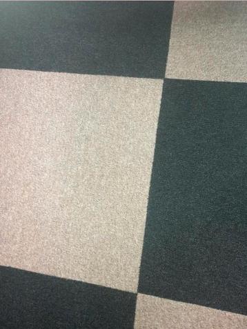 Gratis vierkant tapijten op te halen