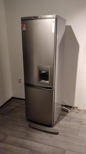 Koelkast met vriezer - GRATIS af te halen wegens verhuizing