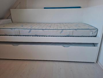 Gratis: IKEA bed met onderbed - uitschuiflade