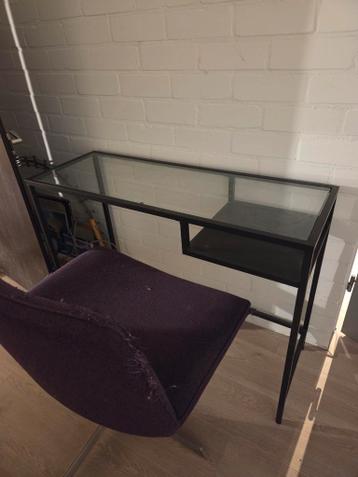 Gratis ophalen paarse stoel en ikea vittsjö bureau