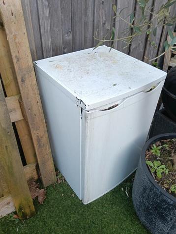 Gratis afhalen oude koelkast en vriezer (tafelmodel)