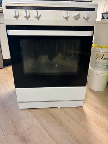 Inventum fornuis met oven – 4 pits gas (3 werkend)