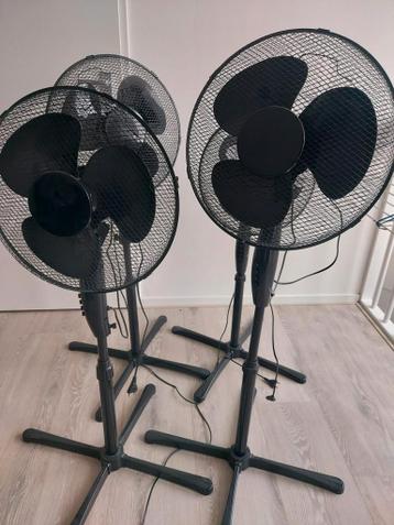4 stuks, ventilatoren. Nieuw. Verstelbaar in hoogte en stand