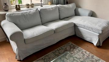 Gratis lichtblauwe Ikea hoekbank/chaise longue