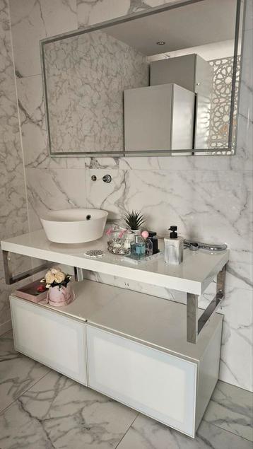 Moderne wastafelmeubel met led spiegel