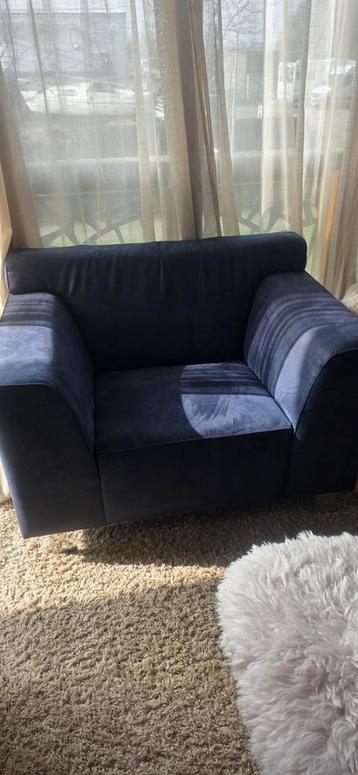 Mooie donkerblauwe loveseat