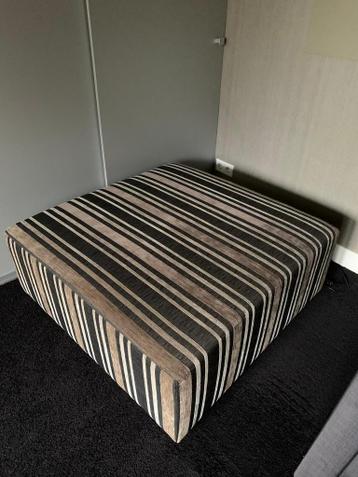 Grote hocker 95x95 GRATIS!