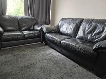 2 Leren banken gratis aangeboden