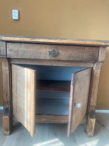 GRATIS Oude kast ( opknappertje)