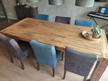 Eetkamertafel en stoelen (gratis)