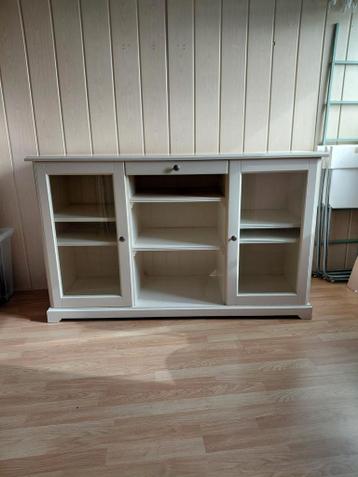 Landelijk IKEA dressoir met verstelbare planken