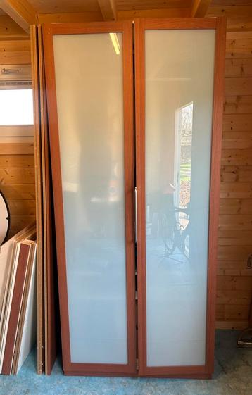 Gratis 2 identieke Kledingkasten