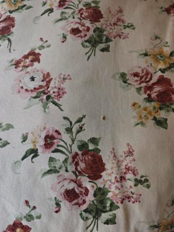 Grote hoekbank met bloemenprint gratis af te halen