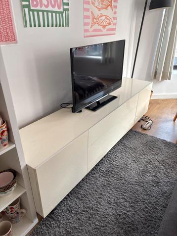 IKEA tv-kast wit - Gratis af te halen in Crooswijk