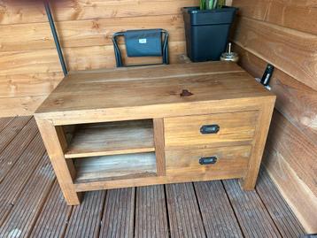 Mango houten kastje met vlek op blad