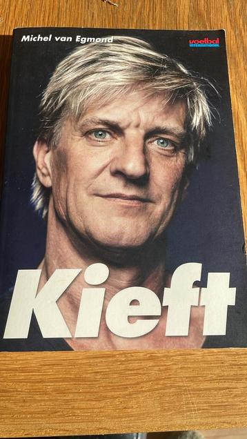 Boek: Kieft door Michel van Egmond (Voetbal International)