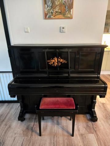 GRATIS OPHALEN! Oude piano met klassieke uitstraling